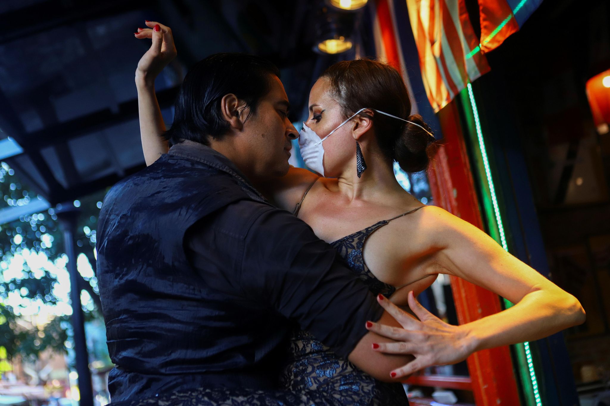 Corona Krise In Argentinien Tango Tanzt Sie Nur Noch In Ihrer Stube 