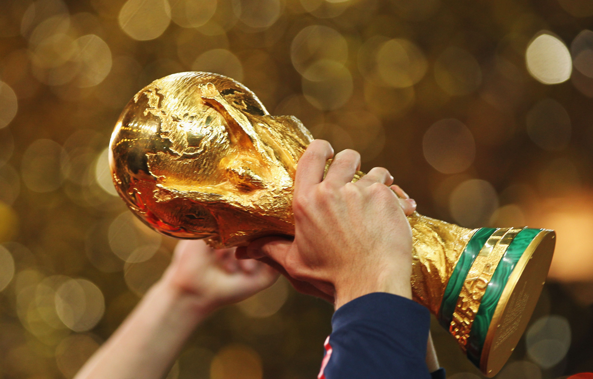 Vor dem WM-Start: Die Geschichte des berühmtesten Sport­poka