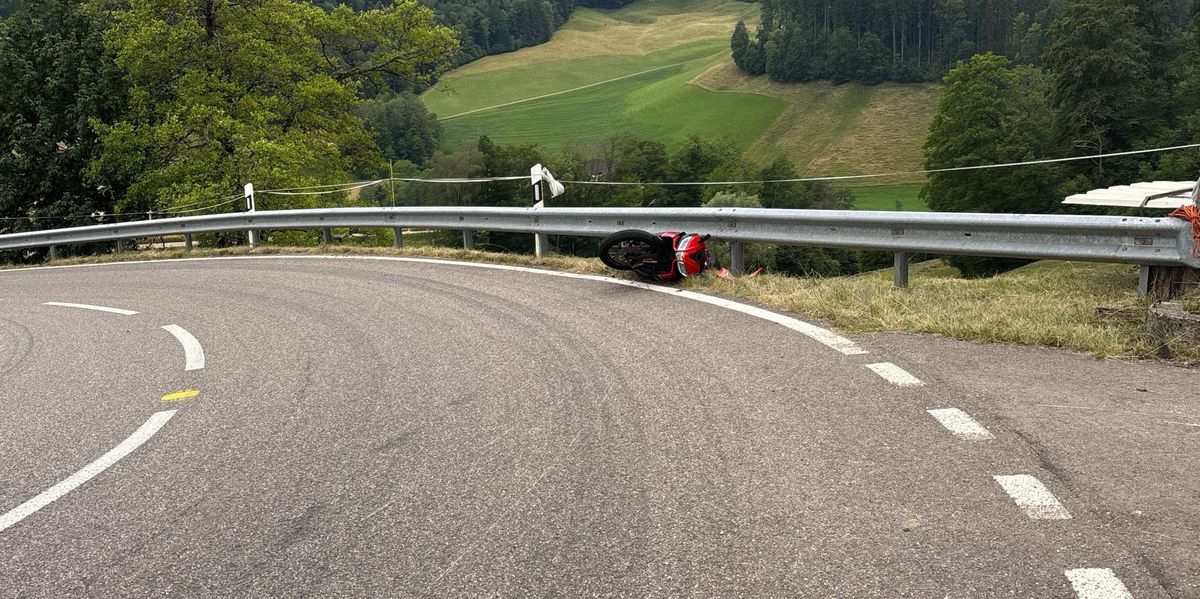 Unfall-in-Solothurn-Sonntagsfahrt-mit-Folgen-16-J-hriger-prallt-in-Leitplanke