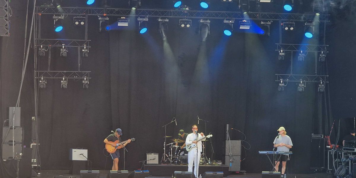 Tausende-in-der-Basler-Innenstadt-Das-Jugendkulturfestival-ist-in-vollem-Gange-das-Programm