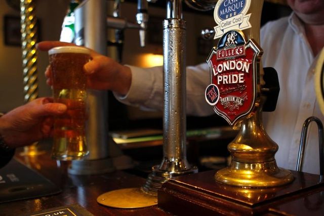 Les Britanniques vont de moins en moins au pub.