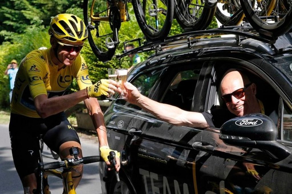 Chris Froome vole au secours de son manager