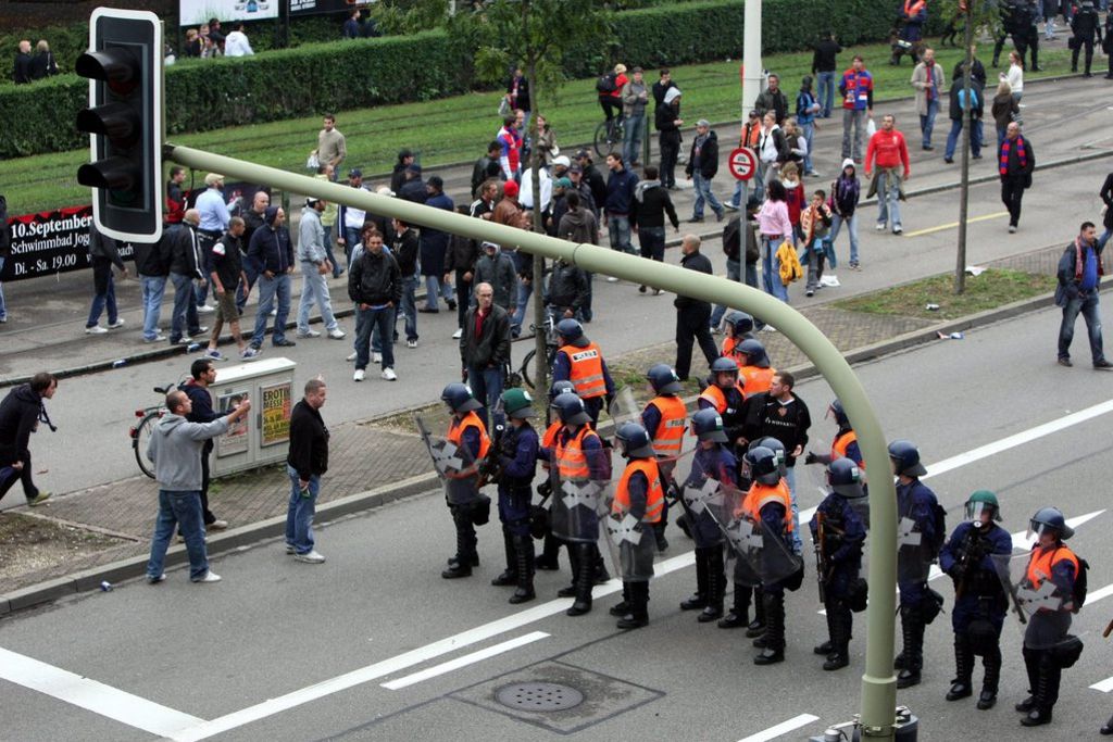 Sind Fussballfans wichtiger als Juden?