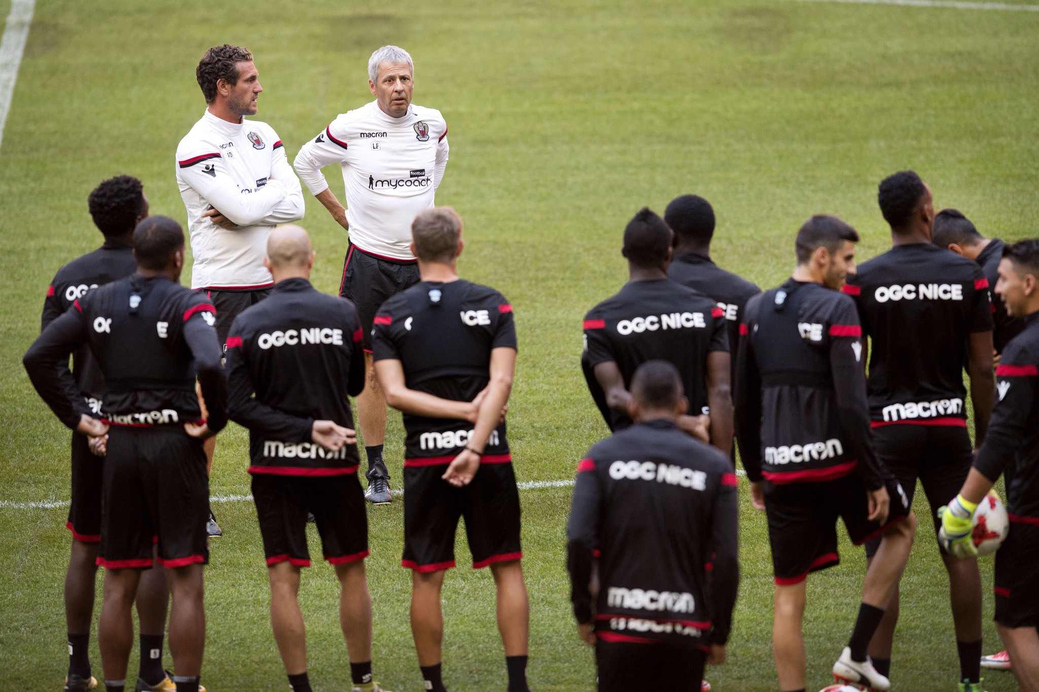Lucien Favre va retrouver l’OGC Nice et notamment le Brésilien Dante, avec lequel il a gardé contact. 