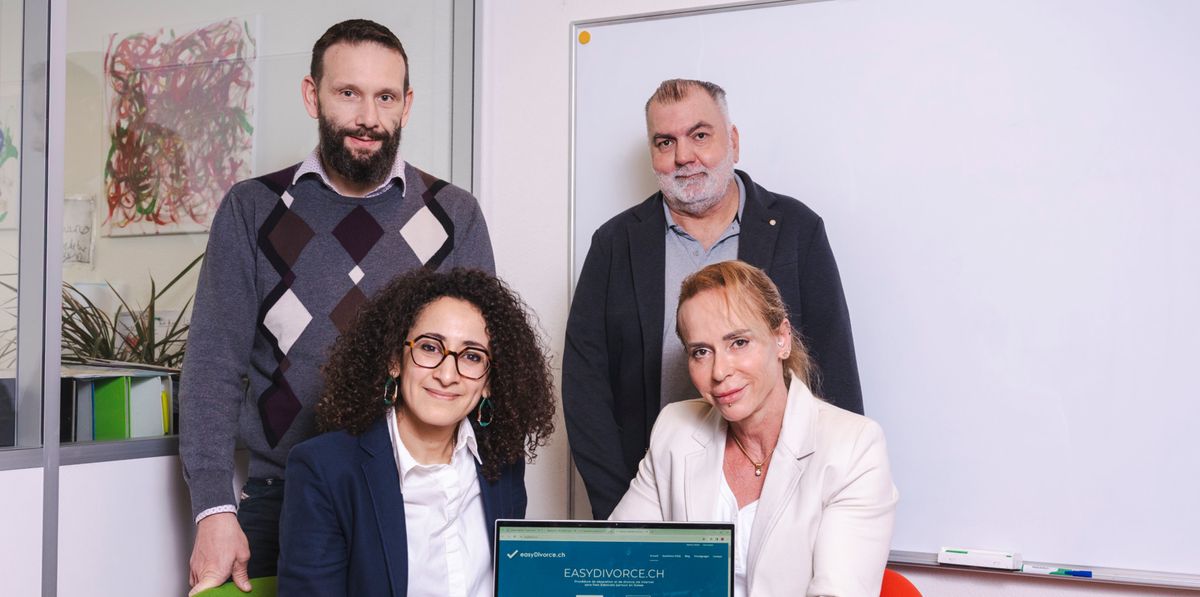 Pascal et  Khaoula El Idrissi Gemperli (à g.) ont fondé en 2020 amiable.ch. Ils viennent de racheter easydivorce.ch, le site pionnier fondé en 2007 par Claudio Bocchia et Lina Hadid (à dr). 