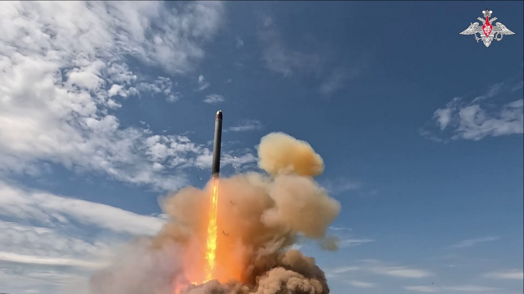 Guerre en Ukraine: Pourquoi la Russie lance-t-elle des exercices nucléaires massifs?