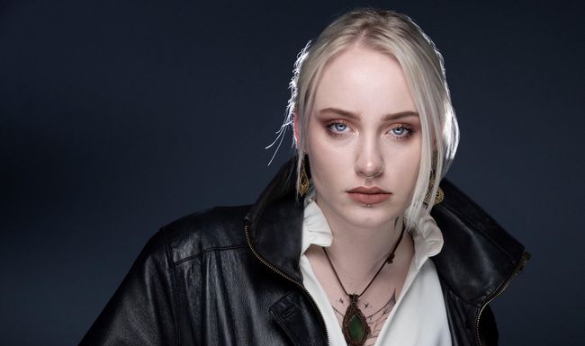 Agée aujourd’hui de 18 ans, Mila (ici, le 15 janvier 2022) sera présente à l’audience, a indiqué à l’AFP son avocat, Me Richard Malka.