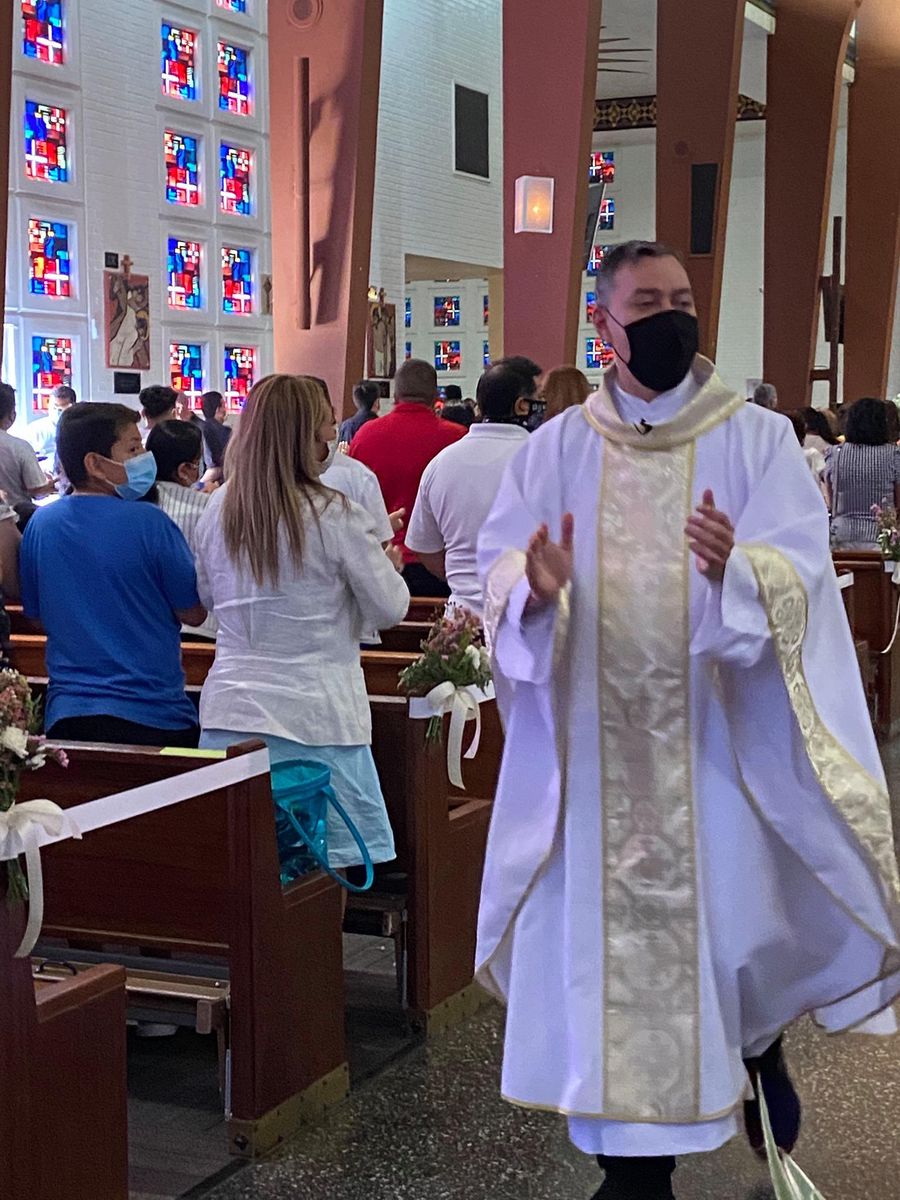 Laut seiner Diözese und dem Vatikan ist der Fehler schwerwiegend und macht alle Taufen ungültig.