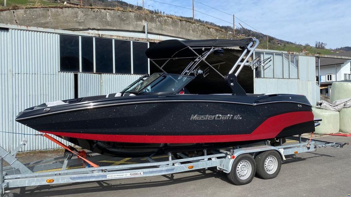 Le MasterCraft NXT22 qui a disparu mardi alors qu’il devait rentrer au port du Vieux-Stand de Lutry à 17h.