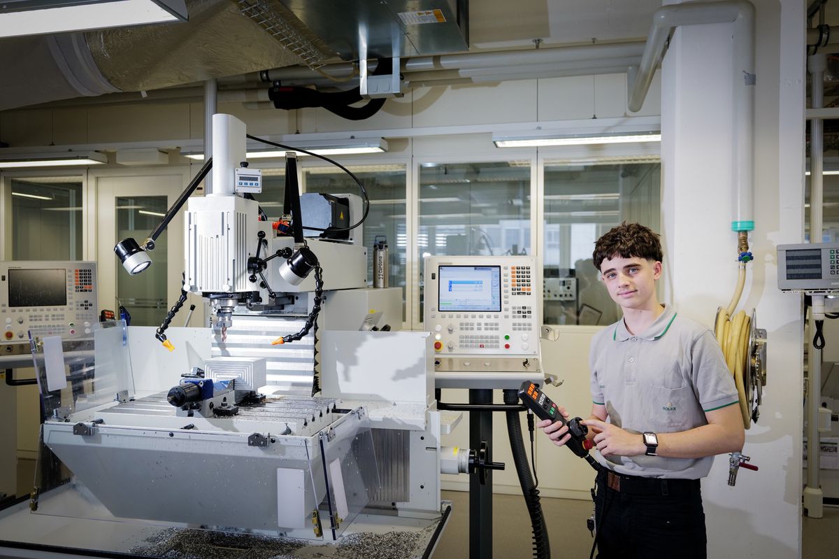 Genève, le 4 juillet 2024. série sur les apprentis, rencontre avec Loïc Rodriguez, apprenti en 1ère année de polymécanicien chez Rolex.