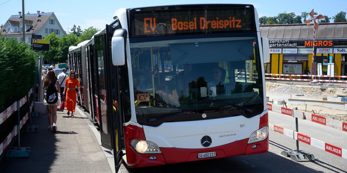 Baustellenleiden-im-Birstal-Es-ist-heiss-es-gibt-keinen-Schatten-und-der-Bus-kommt-auch-noch-zu-sp-t-