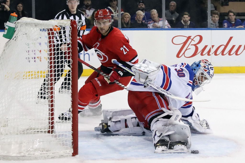 Hockey sur glace Niederreiter et les Hurricanes vainqueurs 24 heures