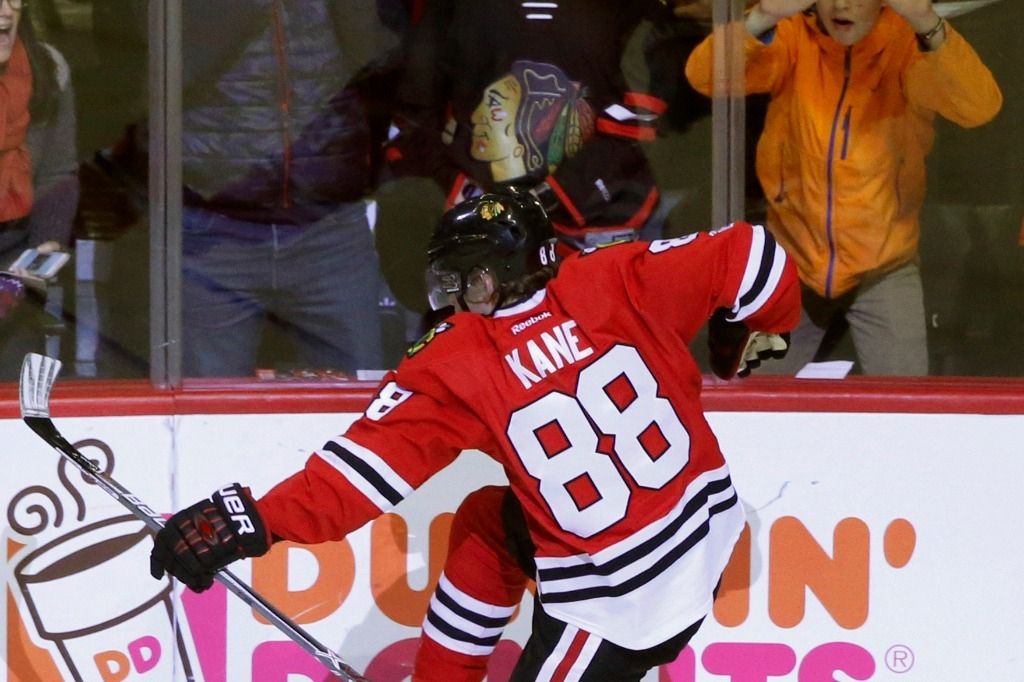 Patrick Kane écoeure le champion