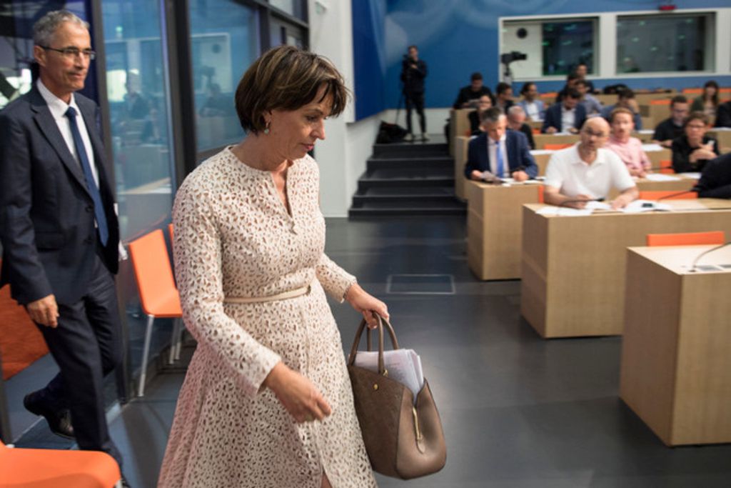 CarPostal: le Conseil fédéral devra s'expliquer