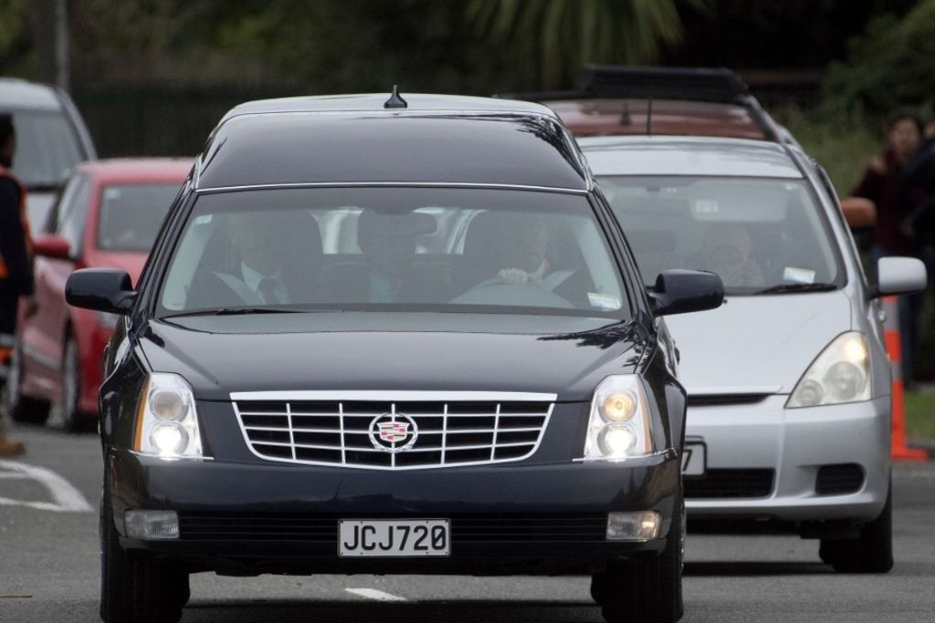 «J'ai quelqu'un de décédé à l'arrière du véhicule»