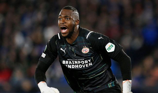 Yvon Mvogo spielt derzeit für den PSV Eindhoven.
