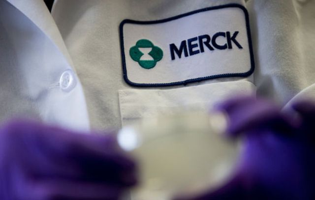 La concurrence des génériques fait plonger les bénéfices de Merck