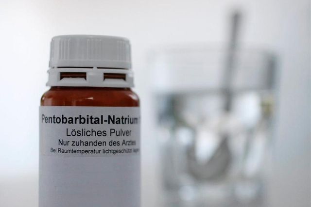 Le barbiturique Pentobarbital sodique est utilisé par Exit.