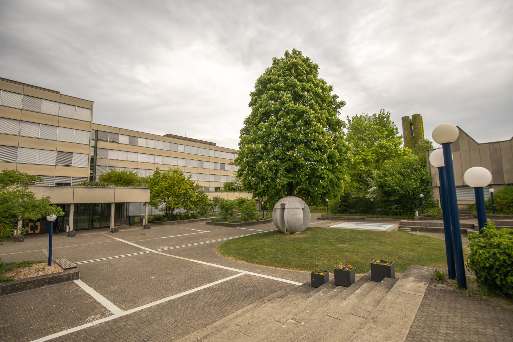 Kantonschule Zürcher Unterland: In diesem Gymi tropft es durchs Dach – die Sanierung wurde trotzdem zweimal aufgeschoben