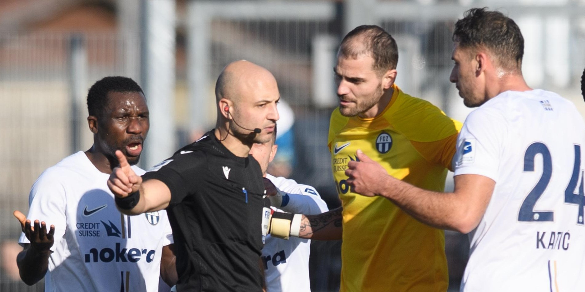 Bald dürfte auch im Schweizer Fussball Schluss sein mit dem Gemotze 