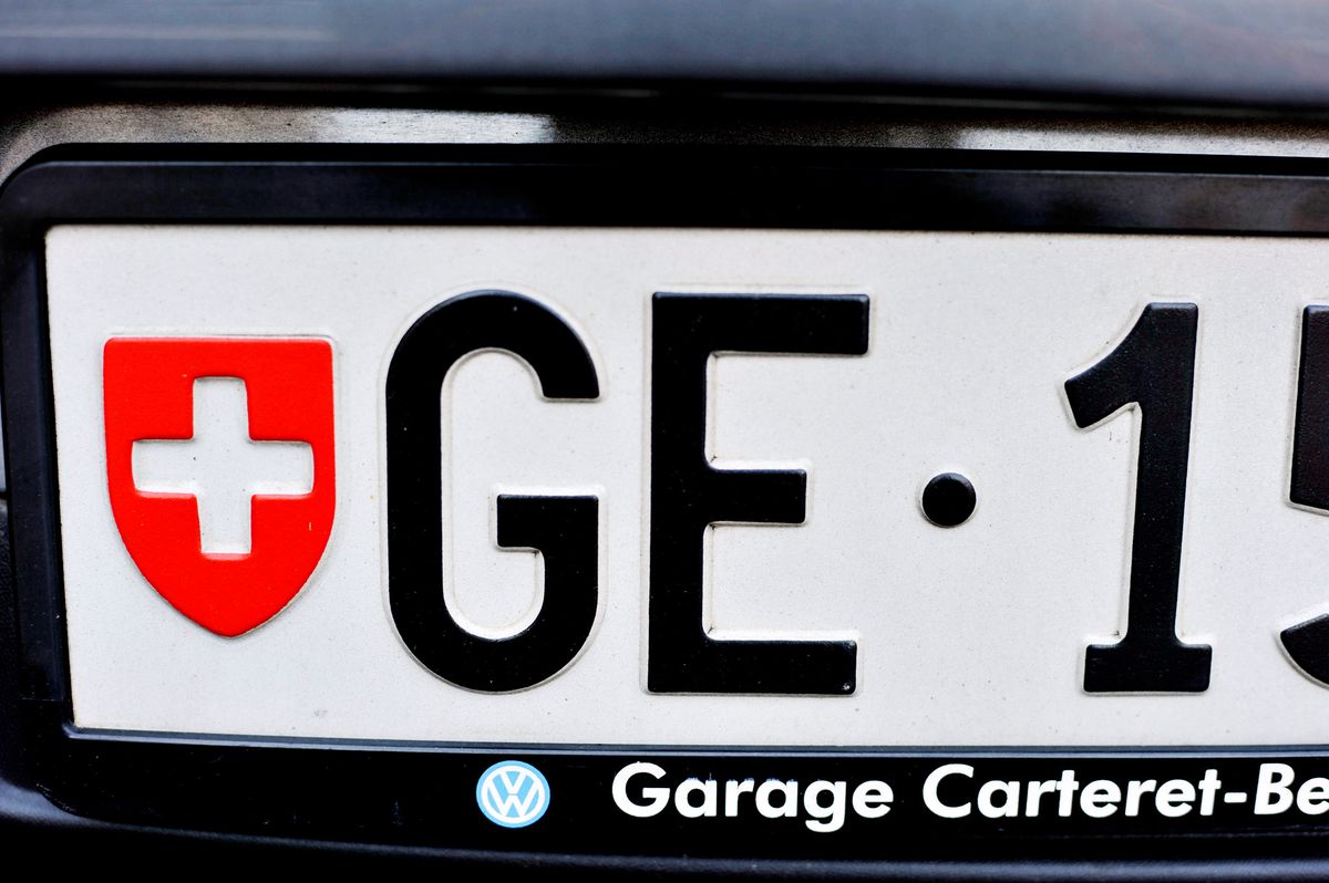 Plaque Suisse En 2 Lettres