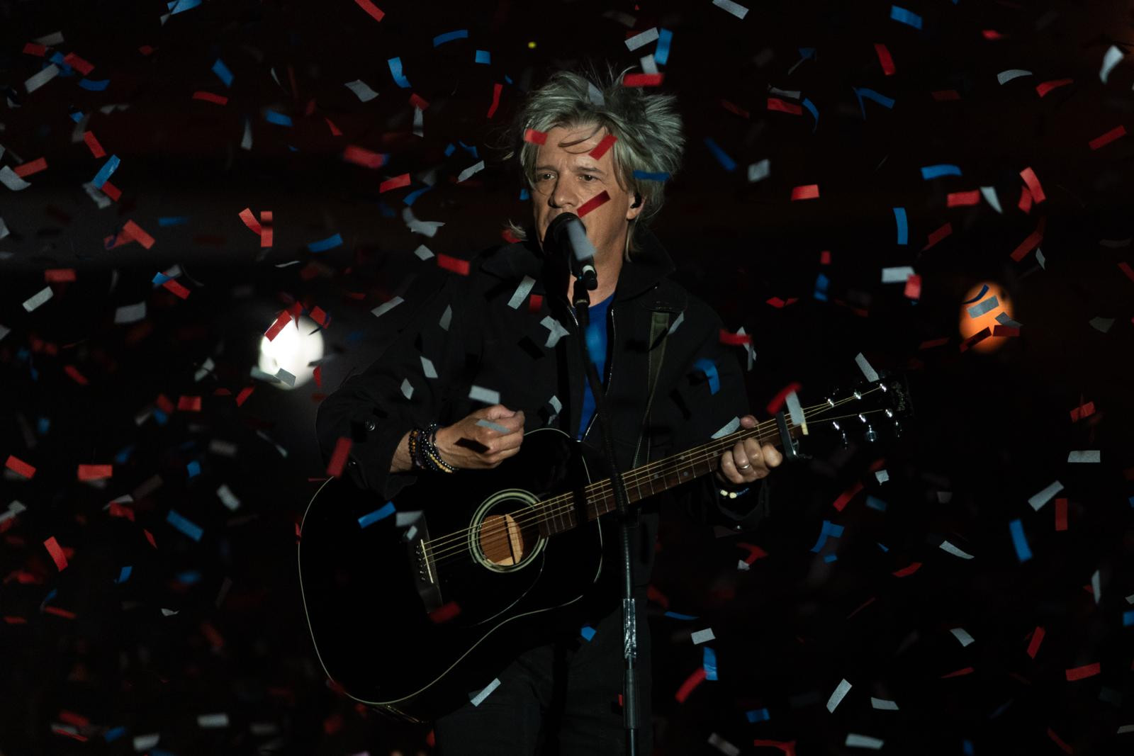 Paléo, dimanche 23 juillet 2023. Indochine sur la Grande Scène du festival nyonnais, ici son chanteur et leader, Nicola Sirkis, seul membre d’origine encore présent.