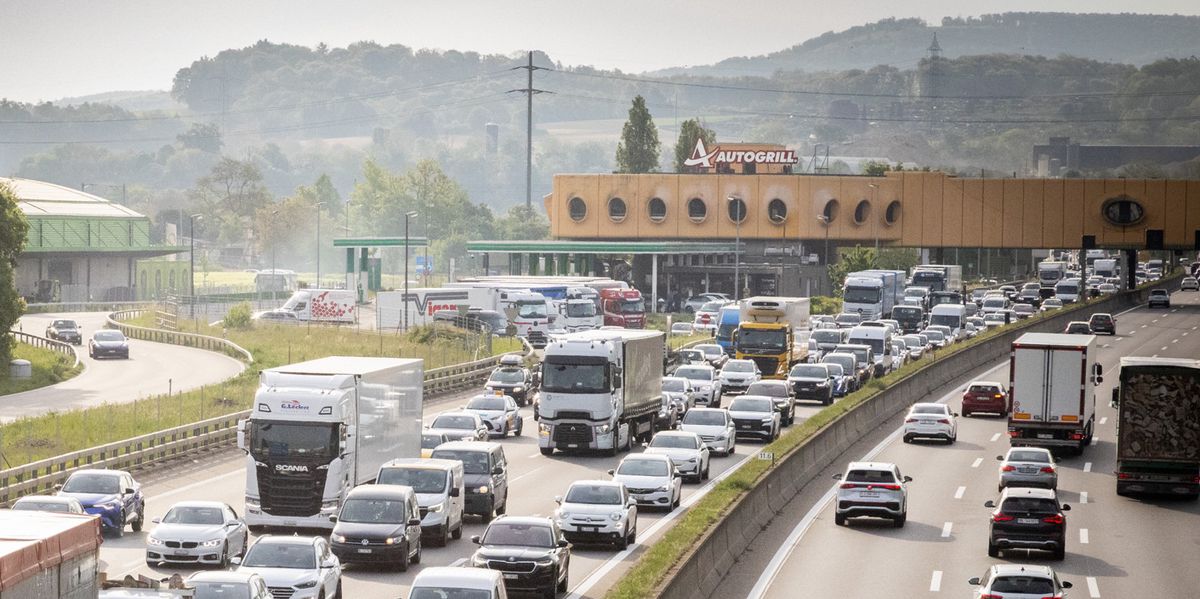 Stau-Rekord-2025-Pendler-verlieren-immer-mehr-Zeit-Autobahnen-dauerhaft-am-Anschlag