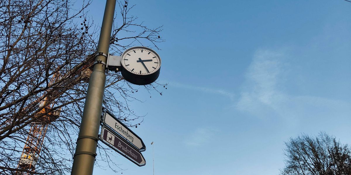 Winterthur Clock Stuck in Time – No One Noticed?
