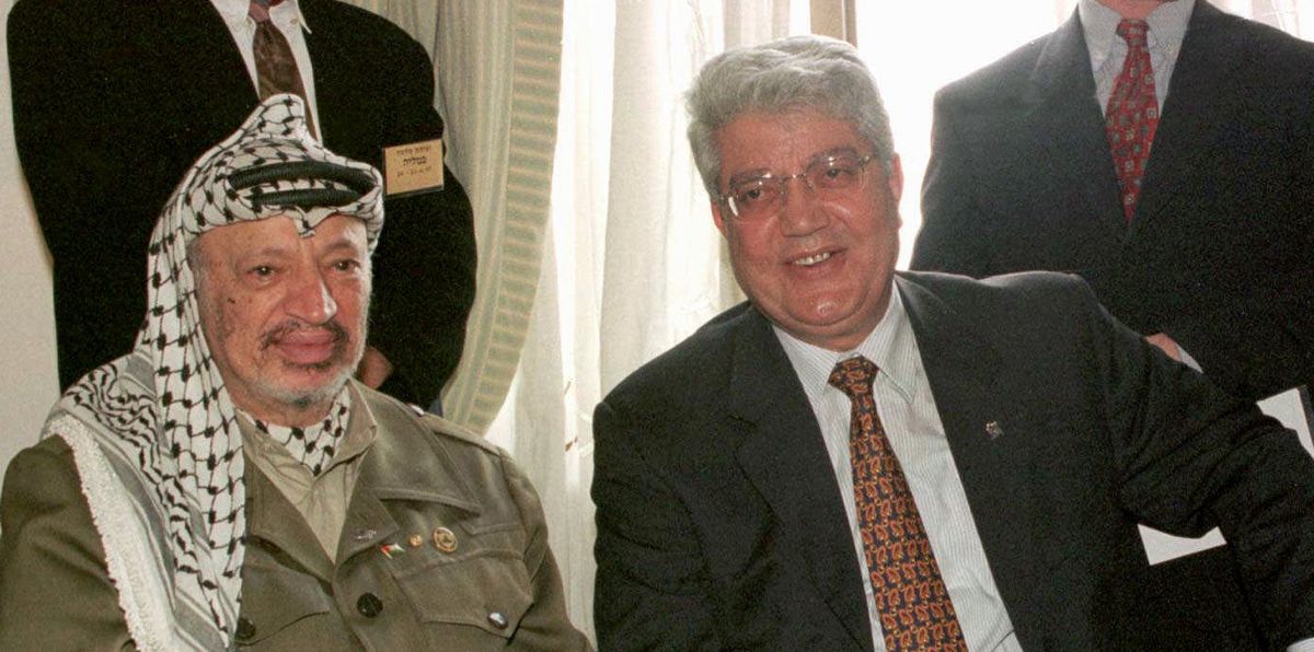 From left Palestinian leader Yasser Arafat, Israel's Foreign Minister David Levy and Egypt's Foreign Minister Amr Moussa share a laugh during their meeting in Valletta, Malta, Wednesday, April 16, 1997. This is the first face-to-face meeting between the Palestinian leader and an Israeli representative after the peace process difficulties a month ago. Arafat, Levy and Moussa are in Malta to attend a two-day Euro-Mediterranean conference on trade and economic issues. (KEYSTONE/AP Photo/Domenico Stinellis)