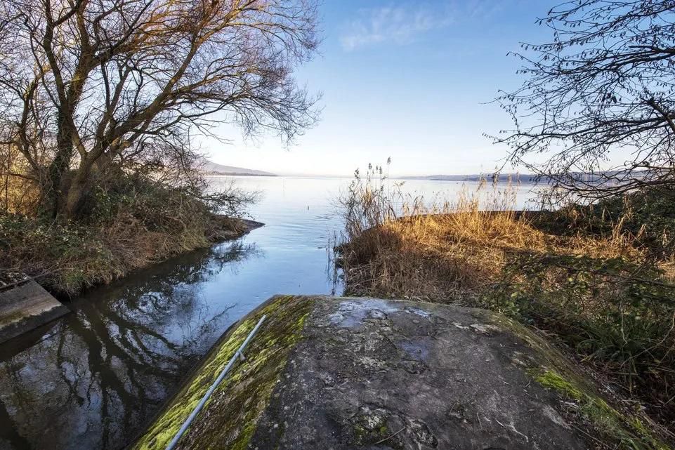C'est là, près de l'embouchure du Bey, que les policiers avaient retrouvé le corps de la jeune Sara, 17 ans.