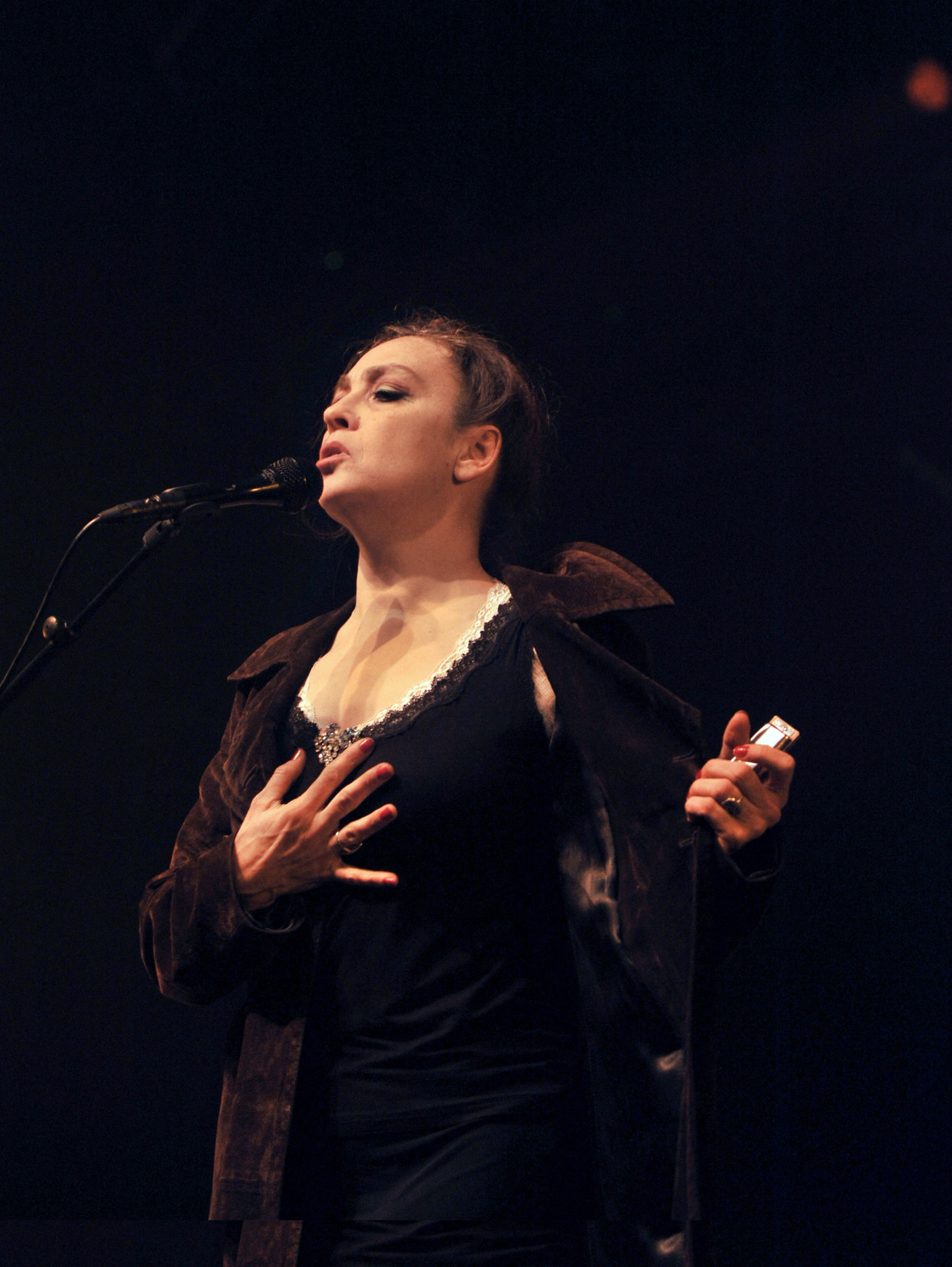 Catherine Ringer La Chanteuse Des Rita Mitsouko Est D c d e catherine-ringer-la-chanteuse-des-rita-mitsouko-est-d-c-d-e