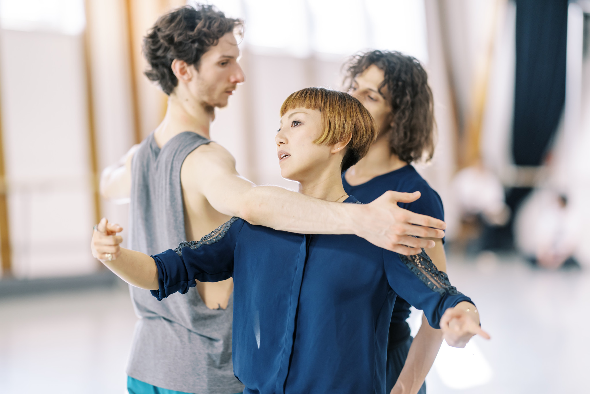 La chorégraphe  Yuka Oishi, en répétition avec les danseurs du BBL