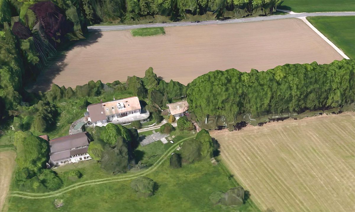 La logeuse neuchâteloise a d’abord tenté de déposer la fugitive et sa fille dans cet espace autogéré, apparu il y a plus de sept ans dans la commune de Rochefort. Sans succès: ses occupants ont dû quitter les lieux au 31 mars.