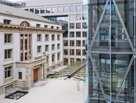 Kapitalmarkttag: Zurich bestätigt Ziele, sieht Chancen bei Datenzentren