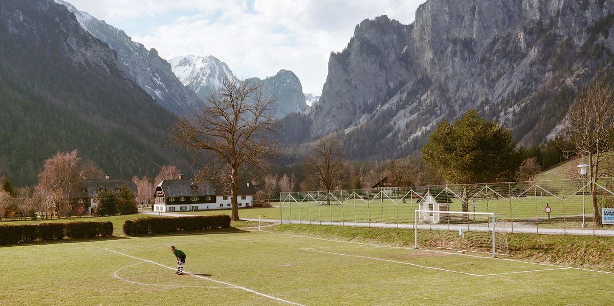 Fussballfotografie-mal-anders-Torh-ter-Die-einsamsten-Menschen-der-Welt