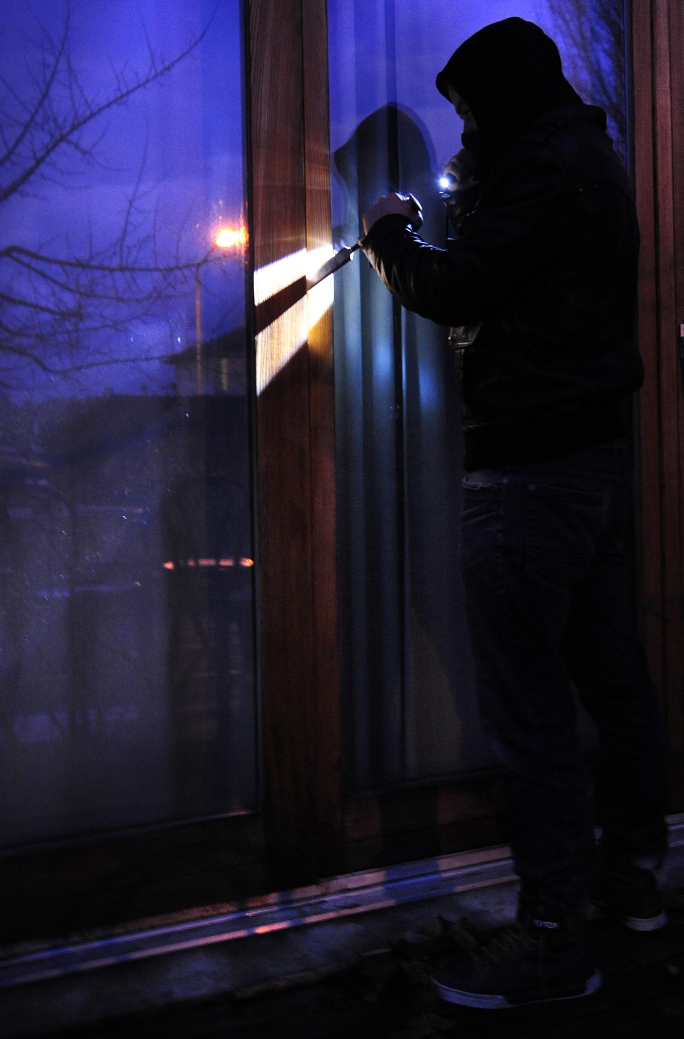 Winterthur
Themenbild
Einbrecher Einbruch Dämmerung Verbrechen
13.12.2011
Bild : MARC DAHINDEN
