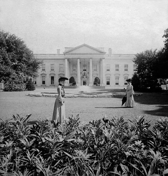 -Apropos-der-t-gliche-Podcast-Das-Weisse-Haus-Von-Jackie-Kennedy-zum-Haus-des-Volkes-gemacht-und-von-Donald-Trump-zu-seinem-eigenen