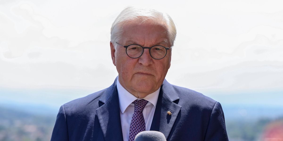 Steinmeier-in-Riehen-Der-deutsche-Bundespr-sident-radelt-mit-E-Bike-von-L-rrach-nach-Riehen