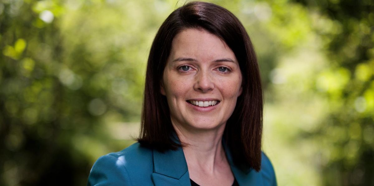 Grossratspräsidentin Dominique Bühler posiert im Naturzentrum Eichholz in Wabern.