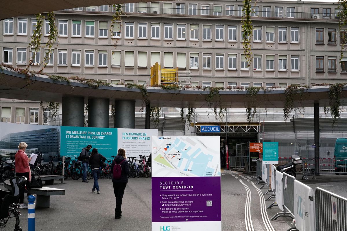 Le jeudi 22 octobre 2020 - Les HUG durant l’épidémie de Covid. Photo LUCIEN FORTUNATI