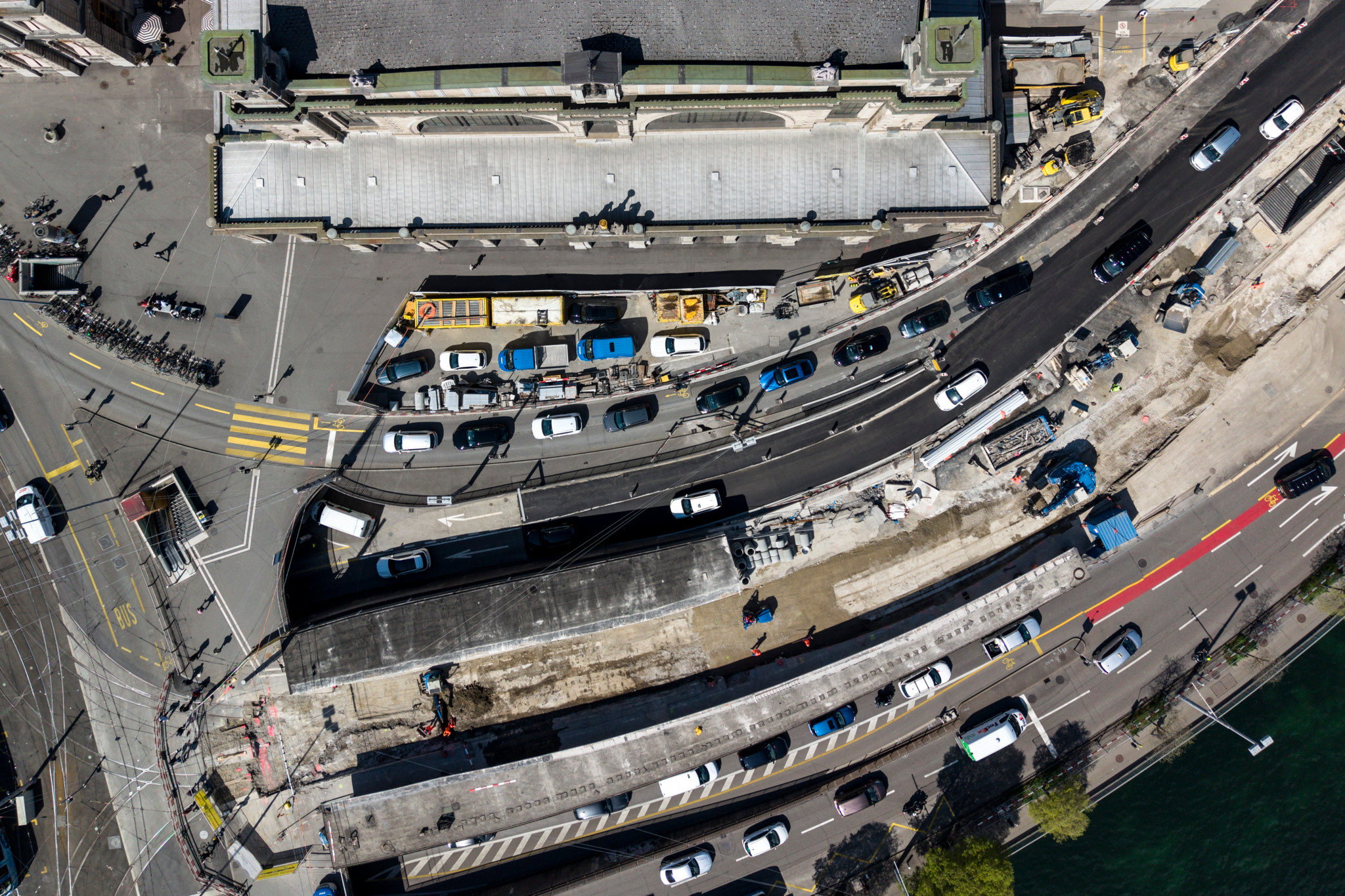 Baustelle beim Hauptbahnhof Zürich: Verkehrsbeschränkungen am Bahnhofquai am letzten Mai-Wochenende