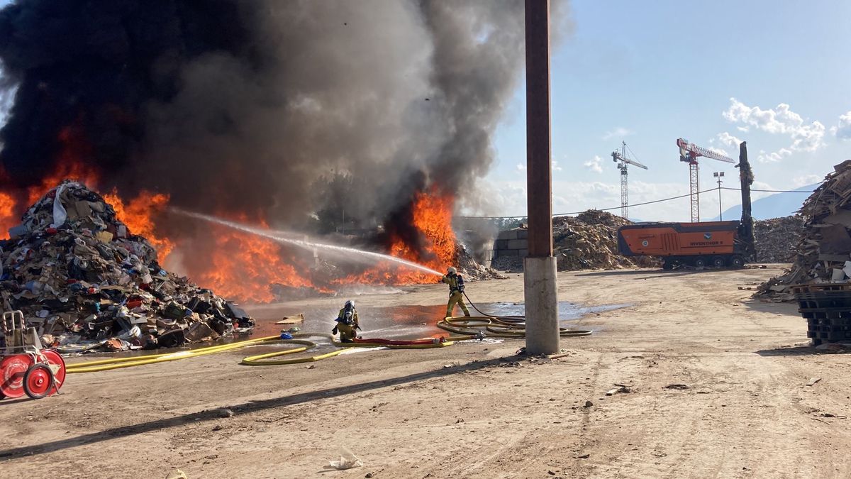 Des déchets prennent feu à Satigny