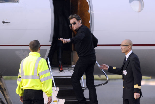 Johnny Hallyday n'a pas précisé s'il repartirait en avion.