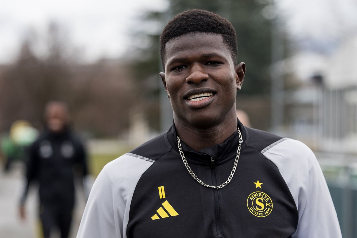 Bassirou N'diaye du Servette FC pendant un entraînement au Stade de Balexert à Genève, avant le match de super league contre le FC Yverdon, le 8 février 2024.