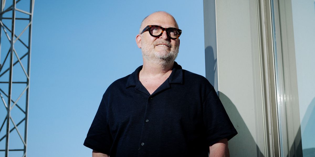 Claude Ratzé, directeur du Festival de la Bâtie, dans les bureaux du Théâtre Saint-Gervais à Genève, le 23 août 2024.