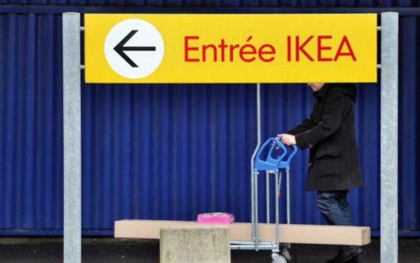 Le service "click & collect" - qui permet aux clients de commander en ligne et de retirer la marchandise en magasin - a connu une forte croissance et compte désormais quelque 2000 commandes par mois.