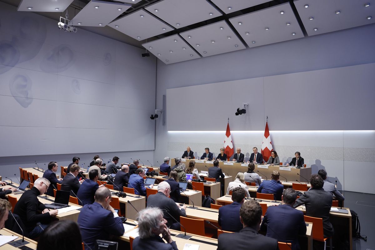 Conférence de presse à Berne avec des dirigeants suisses annonçant l’acquisition de Credit Suisse par UBS.