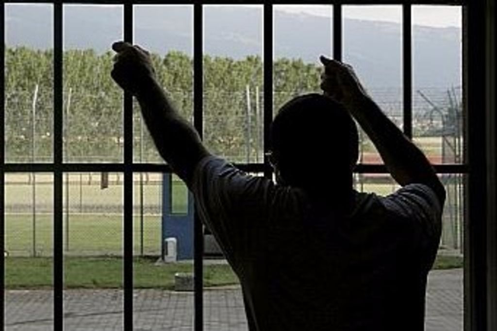 Procédure adaptée pour le renvoi des étrangers criminels 24 heures