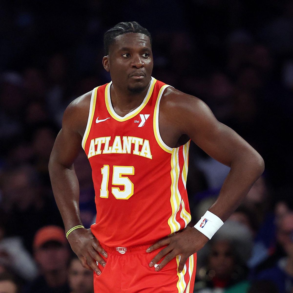 Clint Capela des Atlanta Hawks pendant un match contre les New York Knicks, le 20 janvier 2025 à Madison Square Garden.