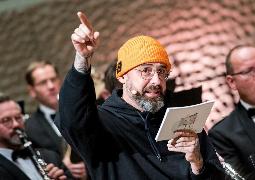 Die Journalistin soll dem Rapper zuhause aufgelauert haben, was den 39-Jährigen gar nicht erfreute. 